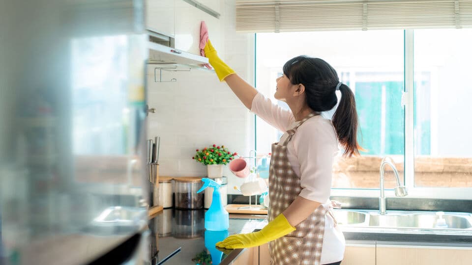 新加坡雇佣女佣不通过中介的完整指南(2026年版)The 2026 Step-by-Step Guide to Hiring a Maid in Singapore Without Using an Agency