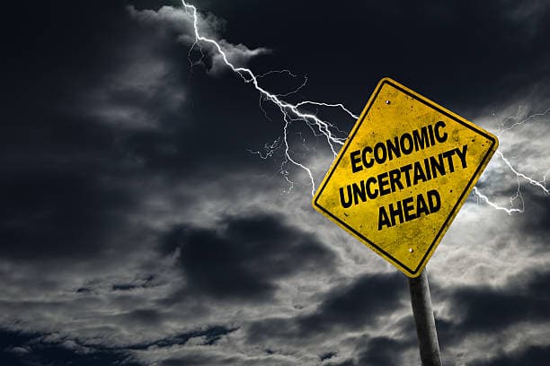 2025年全球动荡下,如何做好财务规划与投资布局?How to Plan Your Finances and Investments Amid Global Uncertainty in 2025